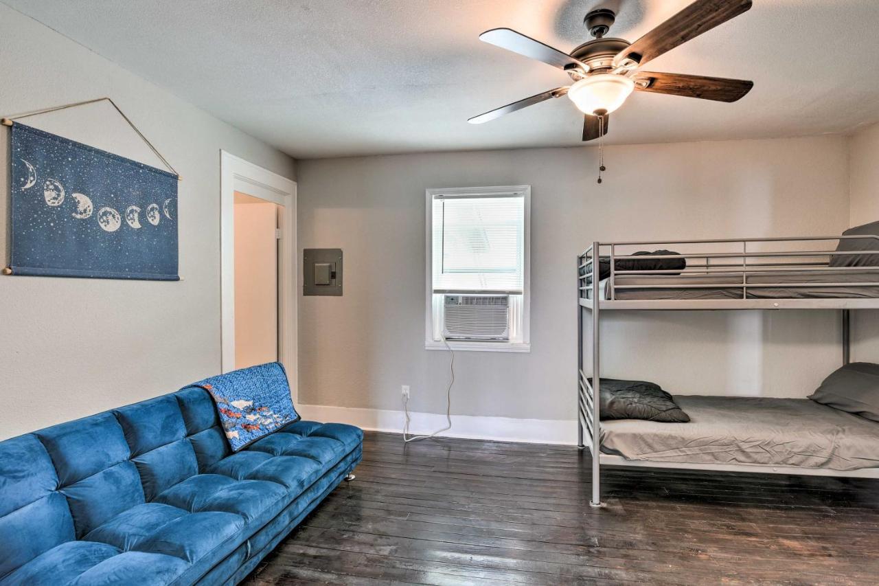 Cozy Galveston Apartment - Walk To Beach And Dining Bagian luar foto